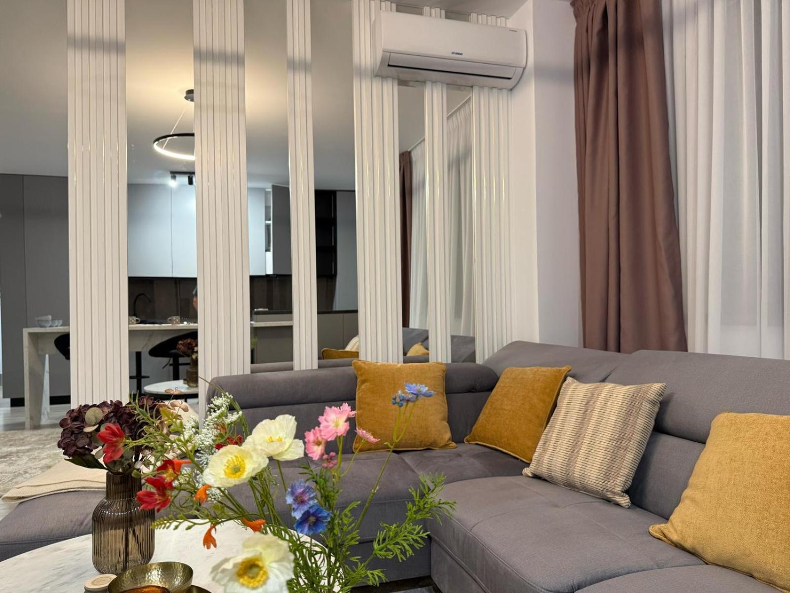 Luxevibe Apartments Near Mall Moldova Iasi Ngoại thất bức ảnh