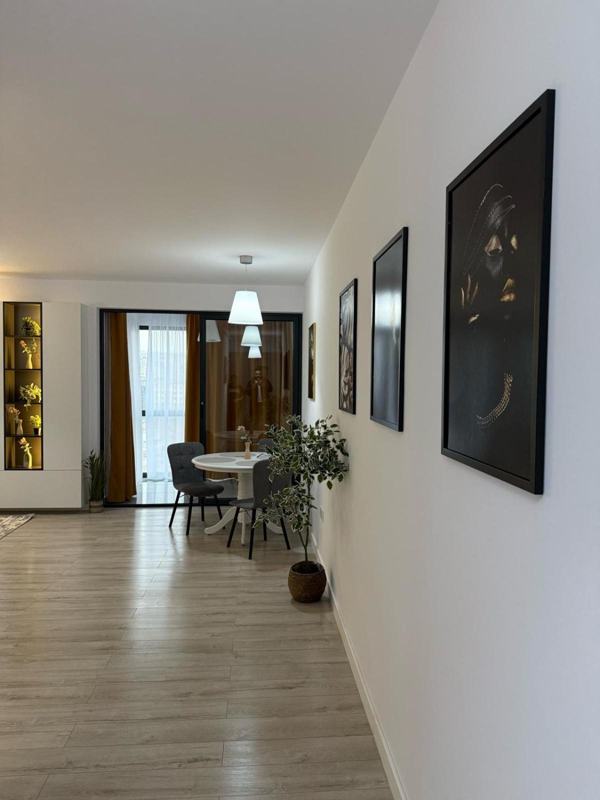 Luxevibe Apartments Near Mall Moldova Iasi Ngoại thất bức ảnh